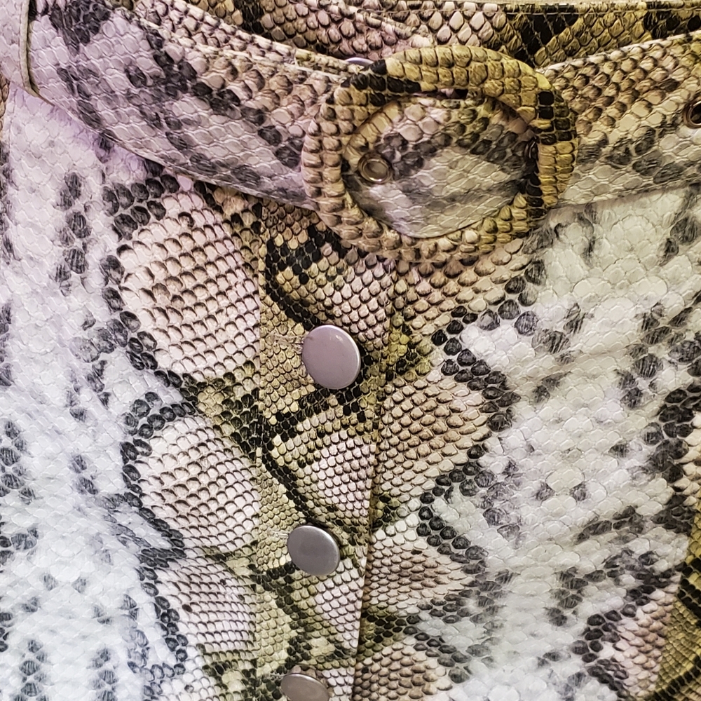 Le Lis Faux Leather Multi-Color Snakeskin Print Mini Skirt, Medium - Picture 12 of 15